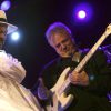 20 APRIL 2010 Larry Graham in WATT Rotterdam;
Een diepe baritonstem en een moddervet basgeluid: basgitarist, zanger, producer en componist Larry Graham (1946) is een van de funklegendes die onze wereld rijk is. Bekend werd hij als bassist van de funk-, soul- en rockband Sly & The Family Stone, waar hij van 1966 tot 1972 in speelde. Daarna richtte Graham zijn eigen band op, Graham Central Station, waarmee hij onder meer de hit ‘Hair’ scoorde. Graham had met zijn specifieke ‘slapping’-techniek grote invloed op de progressieve funk-klank van de jaren zeventig. Naast zijn soloalbums en werk als producer voor andere artiesten speelde de bassist ook nog tot na de eeuwwisseling in Prince’s New Power Generation. Het is even stil geweest, maar de man komt eindelijk met zijn stuwende funk naar Europa voor een paar shows.
Larry Graham is een van de artiesten die op het North Sea Jazz Festival 2010 staat.

Foto: Peter de Jong©2010